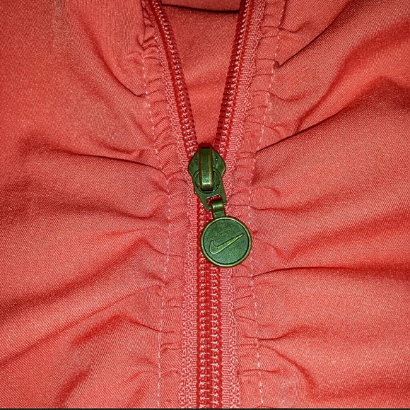 ❌SOLD❌Gorgeous Fitted Nike Jacket - Picture 3 of 4