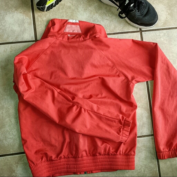 ❌SOLD❌Gorgeous Fitted Nike Jacket - Picture 4 of 4