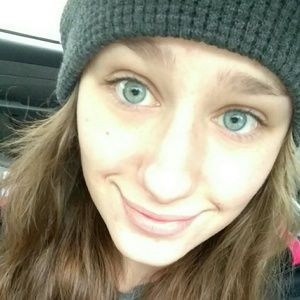 Meet your Posher, Halley