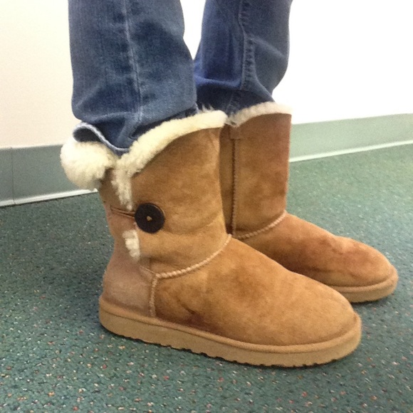 UGGS