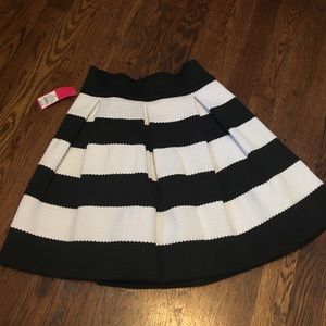 NWT medium skirt