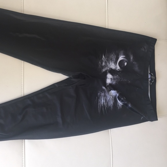 UO kitty leggings
