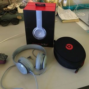 Beats solo 2