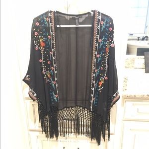 Adorable embroidered kimono!