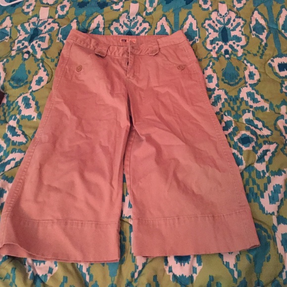 Cute tan capris.