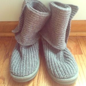 Gray sweater UGGs