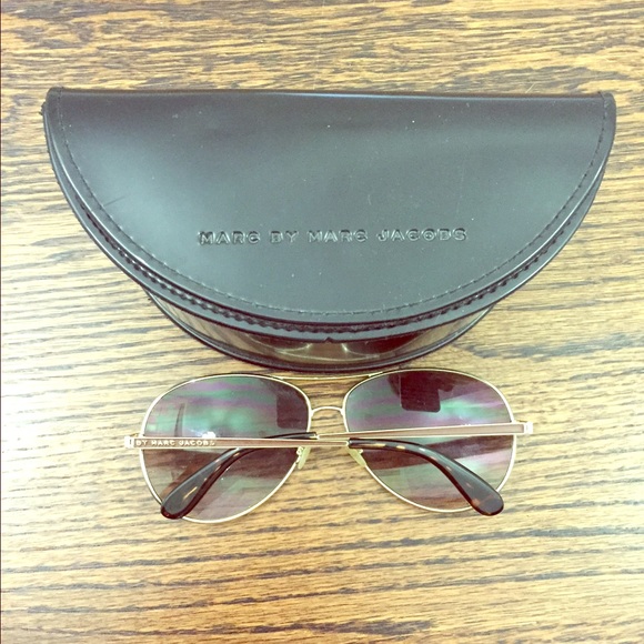 Marc Jacobs aviators!
