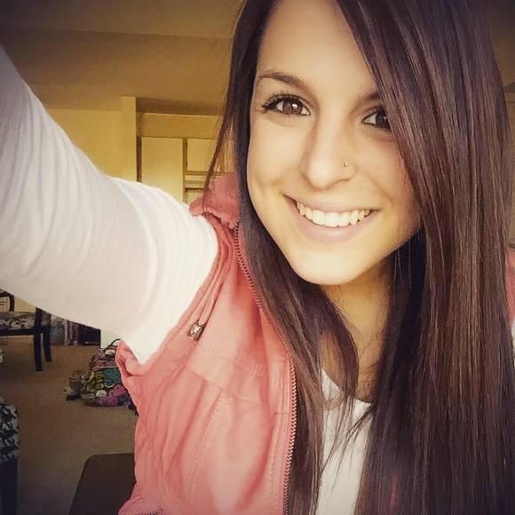 Meet your Posher, Alyssa