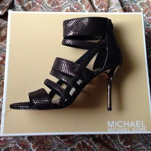 Michael kors metallic petrol heel size 7.5 NWT