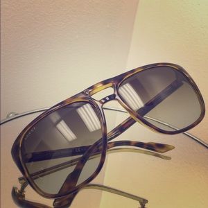 GUCCI SUNGLASSES TORTOISE