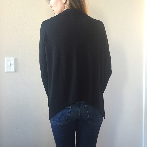 Black loose turtle neck top - Picture 2 of 2