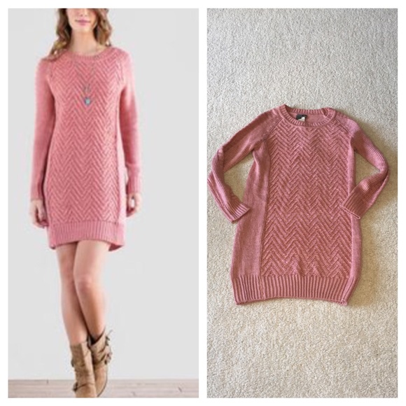 Francesca's Collections Dresses & Skirts - Francesca's QUINN TEXTURED SWEATER DRESS blush