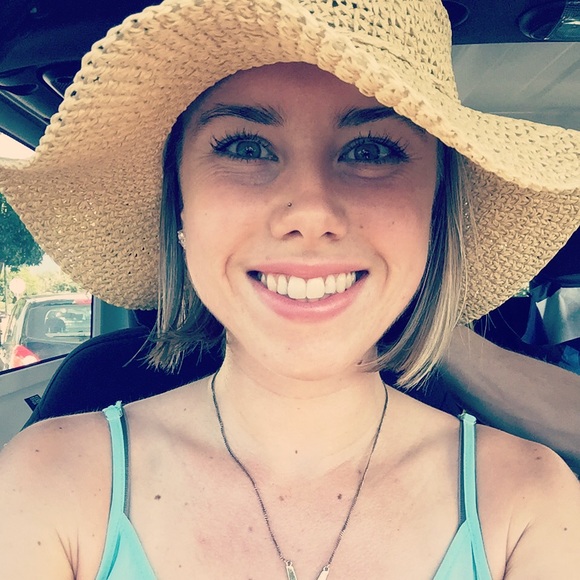 ✨Meet Victoria✨ - Picture 2 of 4