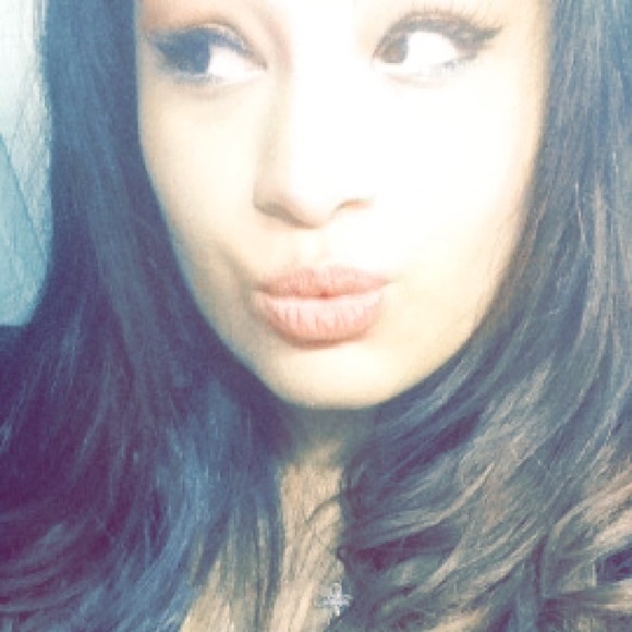 Meet your Posher, Nadia