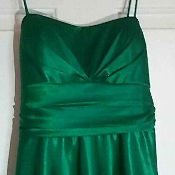 Green dress - Picture 2 of 3
