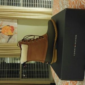 Tommy Hilfiger winter boot