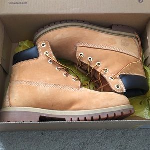 Timberlands Size 5.5y.