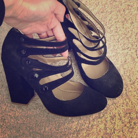 bp Shoes - Black strap up button up heel