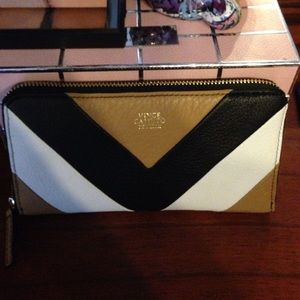 Vince Camuto wallet