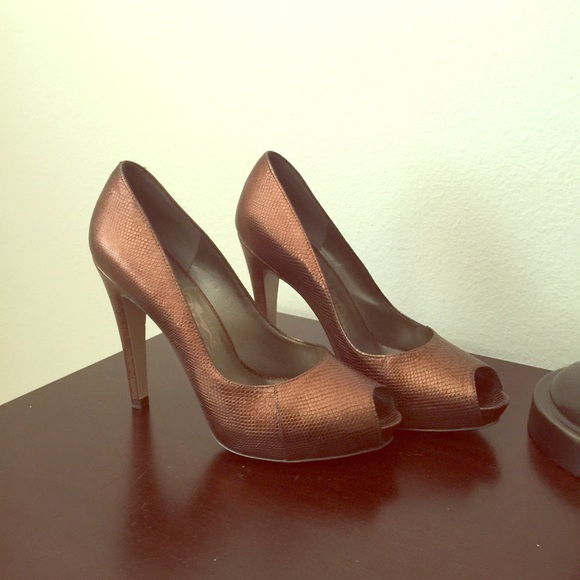 Brand new salvator ferragamo copper pumps