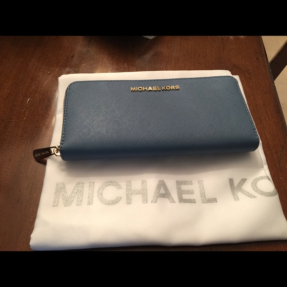 Michael Kors wallet