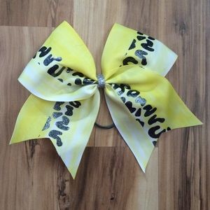 Cheerleading bow