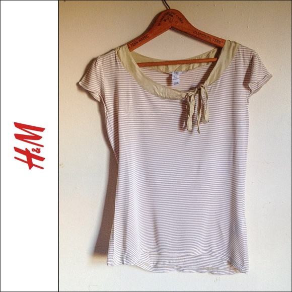 H&M Tops - 🎉SALE🎉H&M White Striped Short Sleeve Bow Blouse