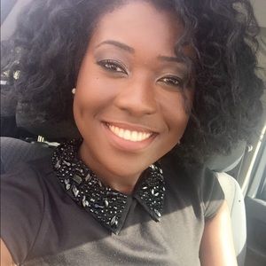 Hi ! Love great deals and clothes