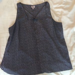 Black and white sleeveless top- size 1x