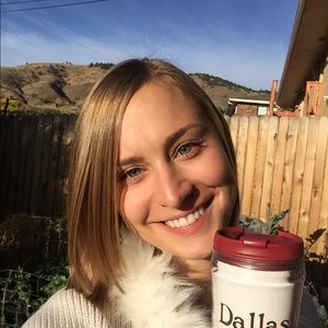 Meet your Posher, Caroline