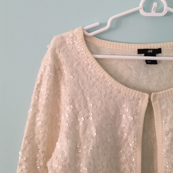 H&M Sweaters - 🚨FINAL PRICE🚨• H&M Creme Sequined Sweater •