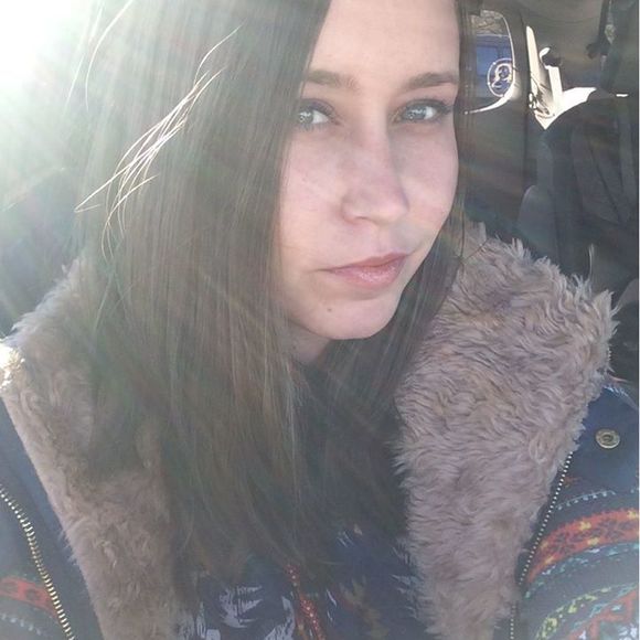 Meet your Posher, Stephanie - Picture 1 of 1