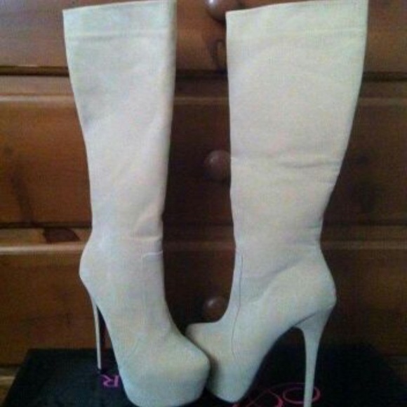 Stiletto boots
