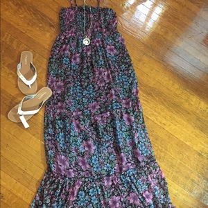 Sold 🚫Forever 21 maxi dress Free Necklace Size S