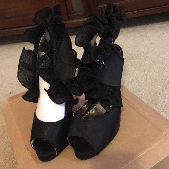 Ruffle shoes