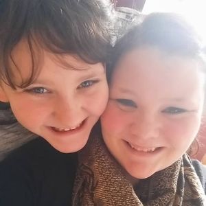 Meet your Posher, Thomara