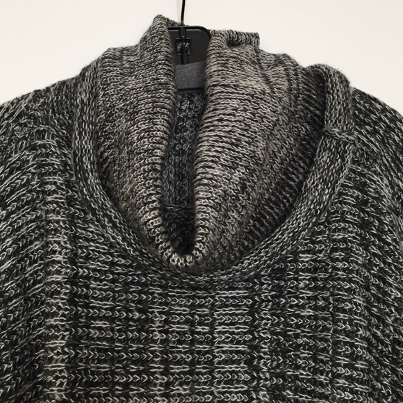 Poncho - Picture 2 of 2