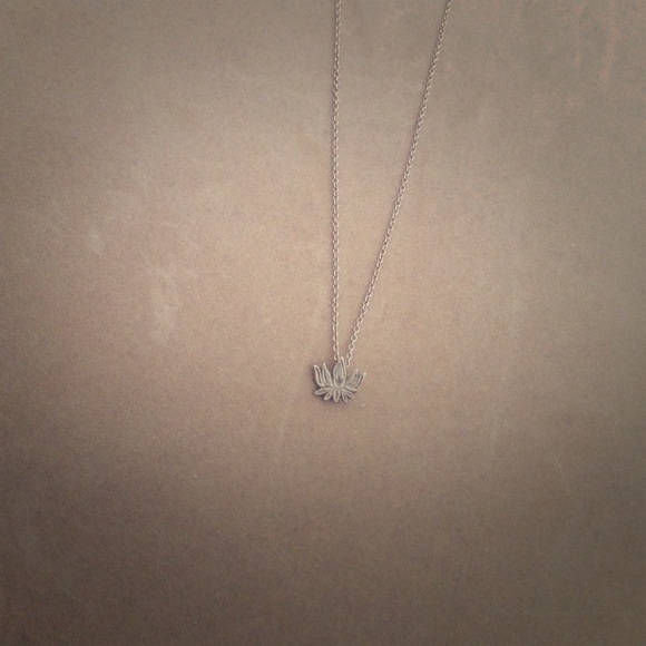 Silver Lotus Necklace - Picture 1 of 2