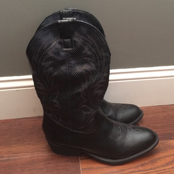 The Perfect Cowgirl Boots