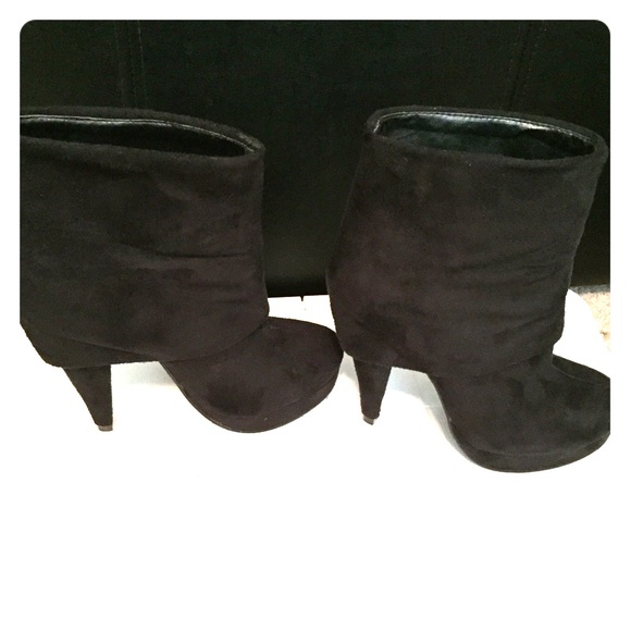 Charlotte Russe black faux suede heeled booties