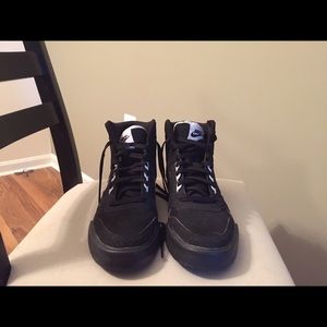Mens black nike shoes