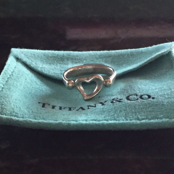 SOLD Tiffany & Co. Elsa Peretti Open Heart Ring - Picture 4 of 4