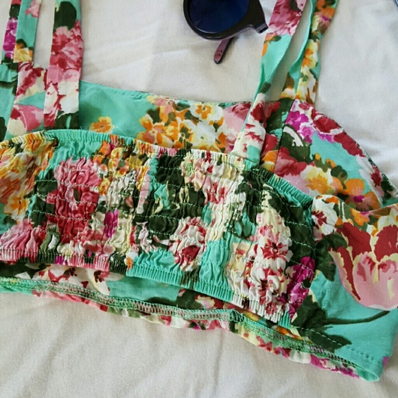 Brandy Melville Floral Print Crop Top - Picture 3 of 4