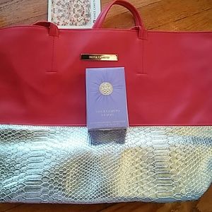 A good wardrobe needs a beautiful scented woman.