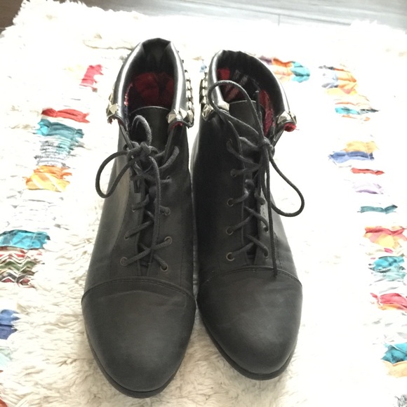 Studded tie black booties