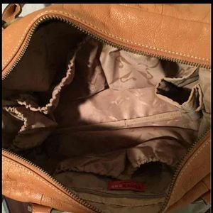 Storksak Elizabeth Leather Diaper Bag in Tan