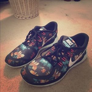 Nike Free Runs 5.0, size 9.5, worn twice.