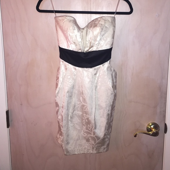 Sweetheart cut dress