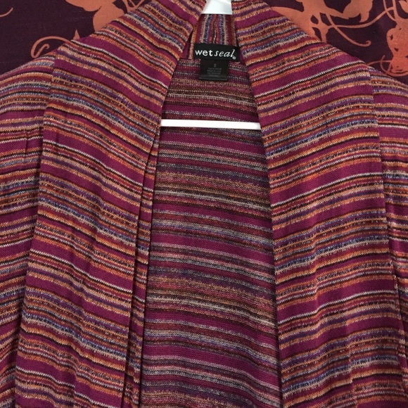 Wet seal sweater - Picture 2 of 2