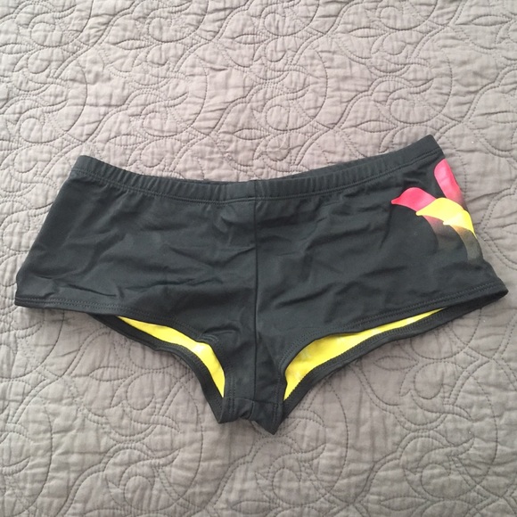 Swimsuit bottoms